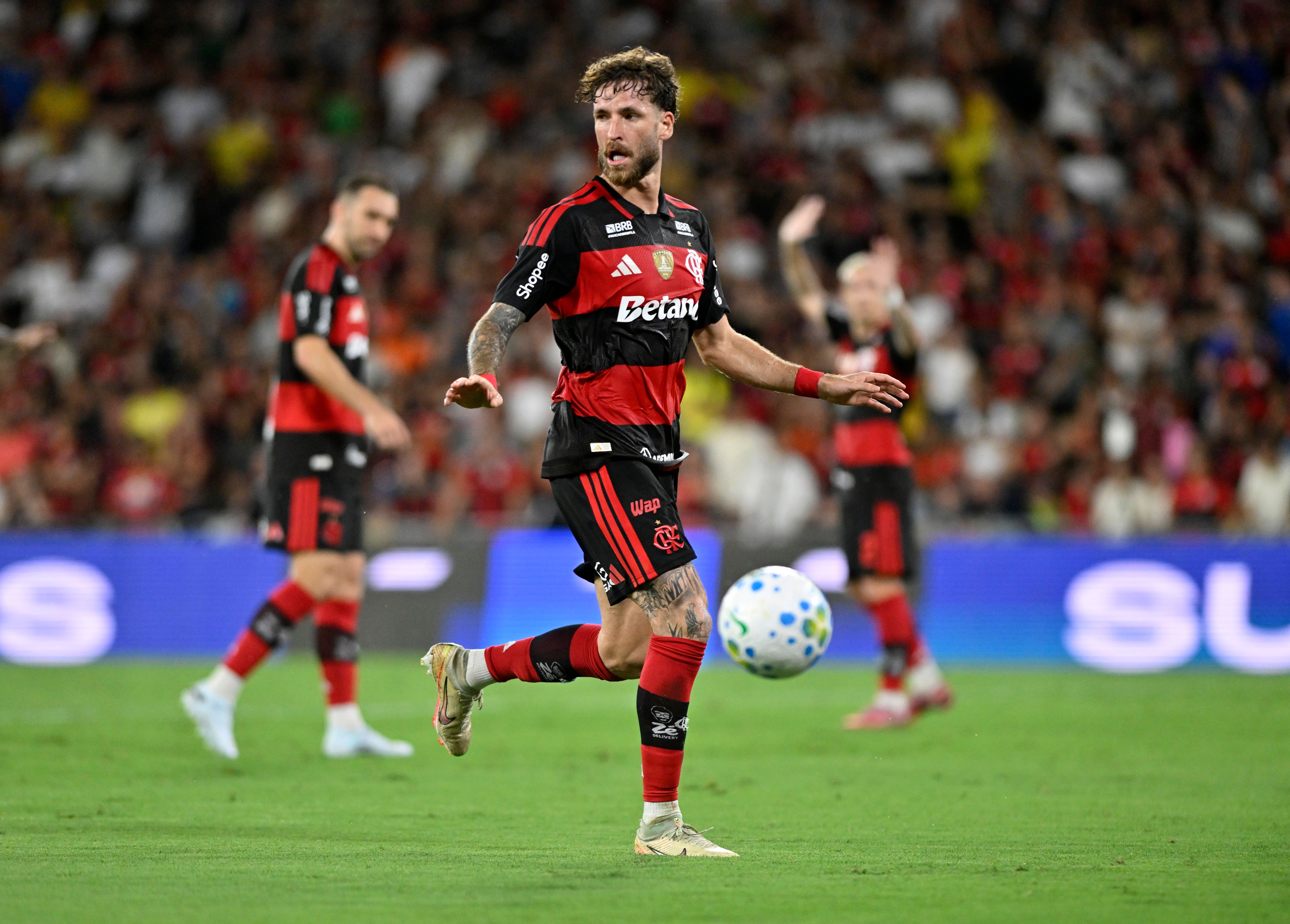 Jogadores do Flamengo durante treino antes do jogo contra o Estudiantes.